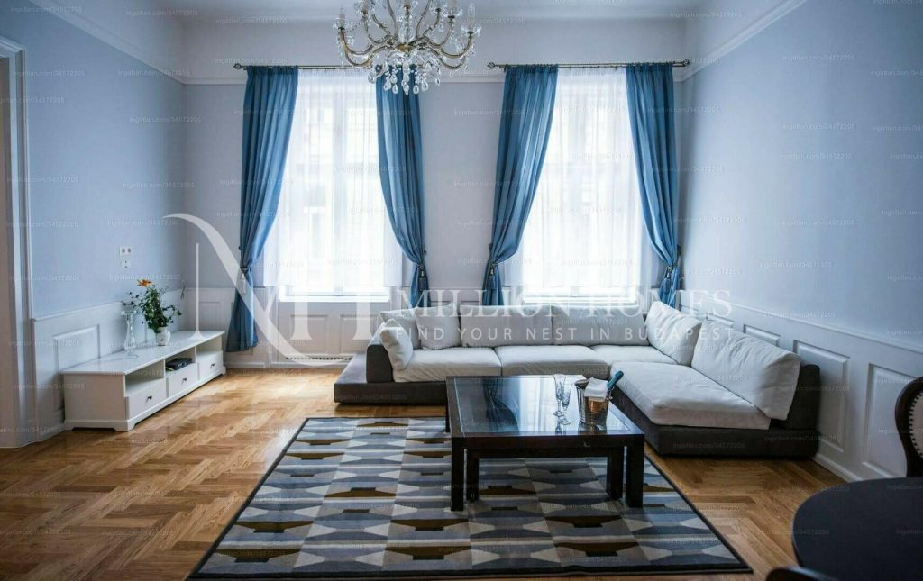 Kiváló fekvés – tágas, felújított 91 m²-es lakás az Operánál