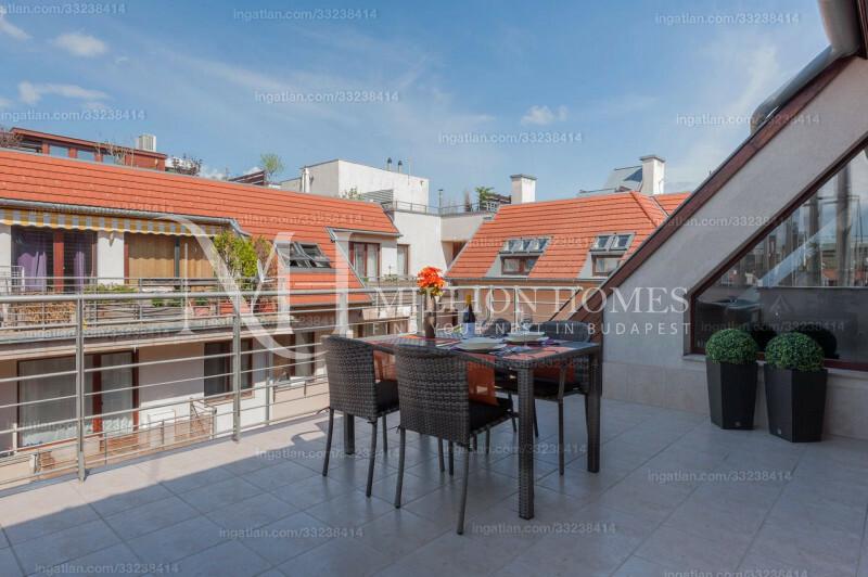 Penthouse hatalmas tetőterasszal az Operánál