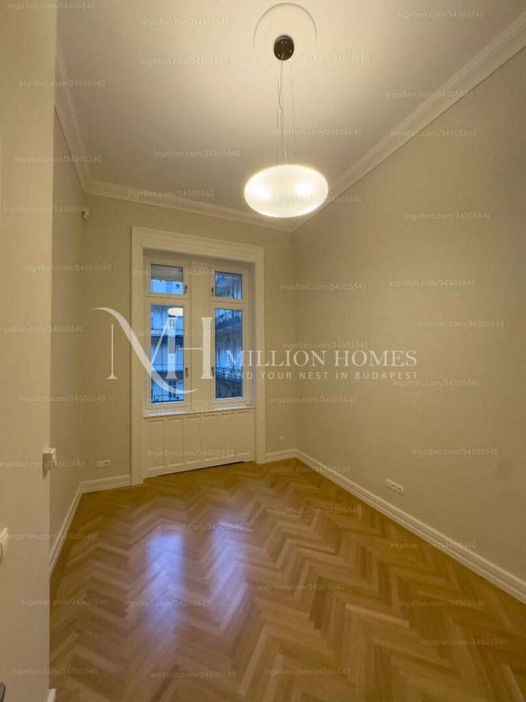 Luxus, 117 m²-es, 2 szobás lakás Budapest V. kerületében