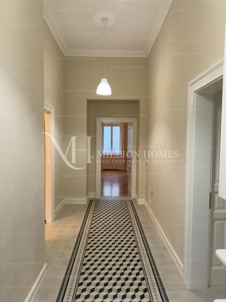 Luxus, 117 m²-es, 2 szobás lakás Budapest V. kerületében
