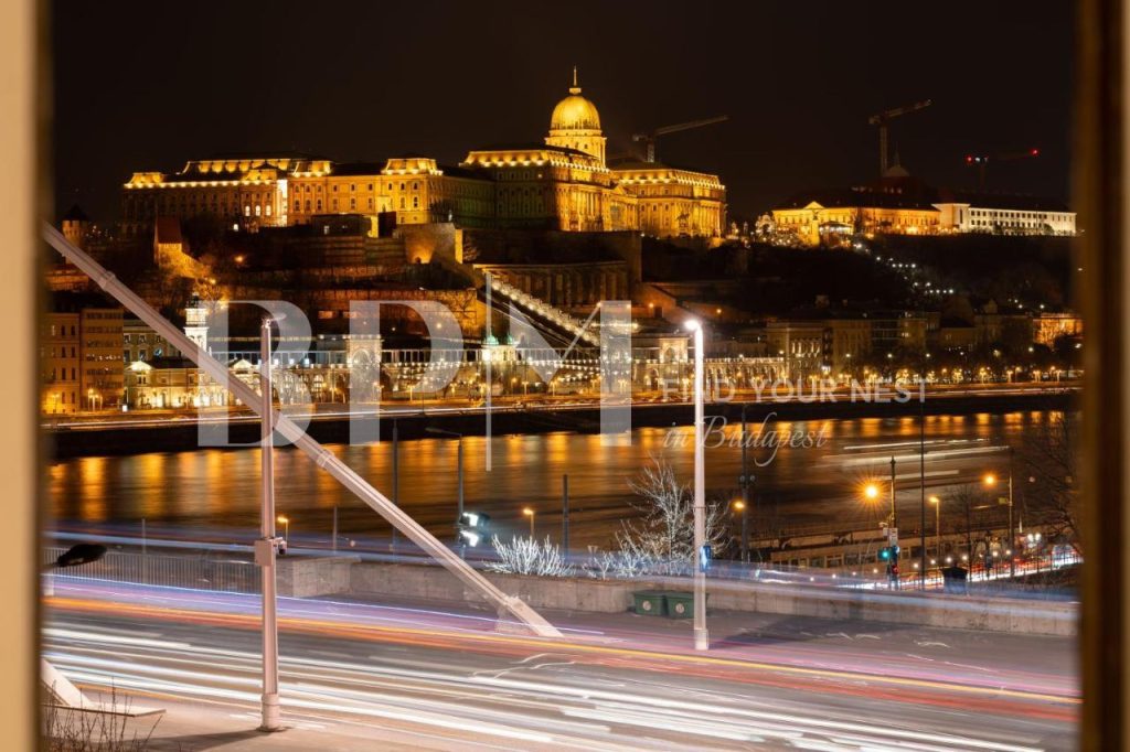 Lakás egyedülálló panorámával