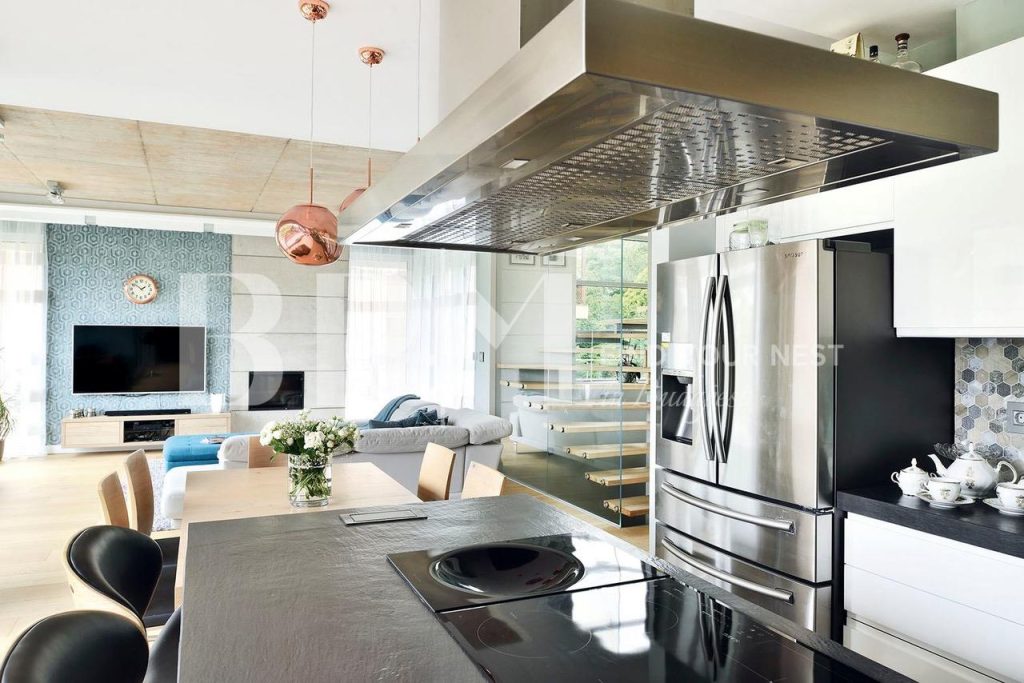 Modern-minimál stílusú villa Budán úszómedencével