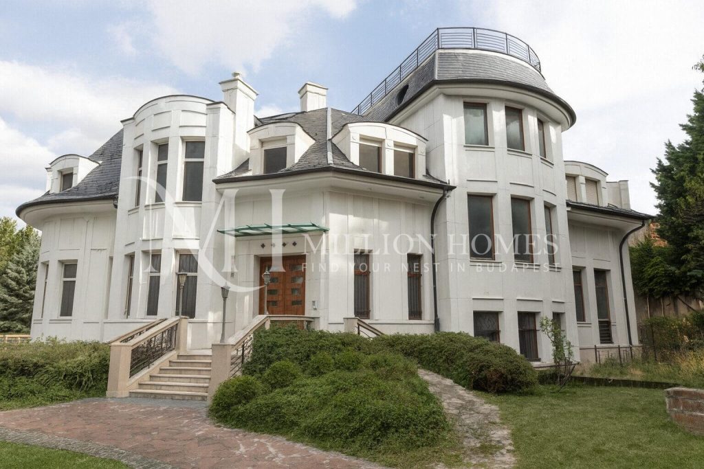 Előkelő villa diplomáciai rezidenciának Budapest egyik presztízs kerületében