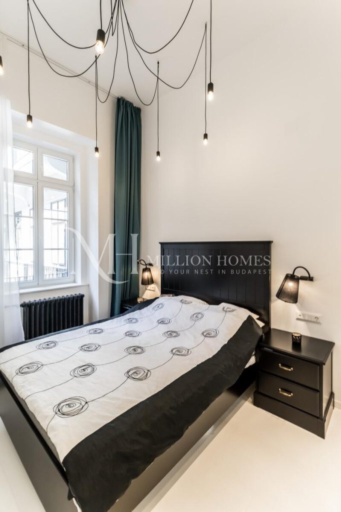 Felújított, modern 45 m²-es lakás eladó a Parlament közelében