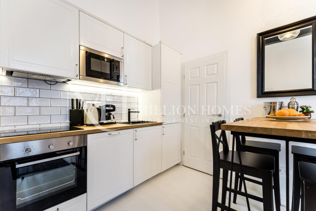 Felújított, modern 45 m²-es lakás eladó a Parlament közelében