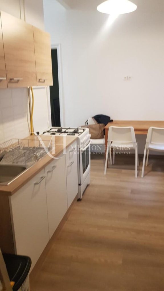 Felújított, 2 szobás lakás az V. kerületben