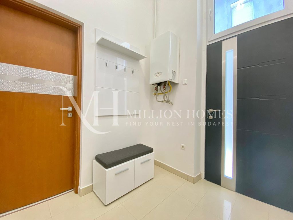 Felújított, 2 szobás lakás az Astoriánál