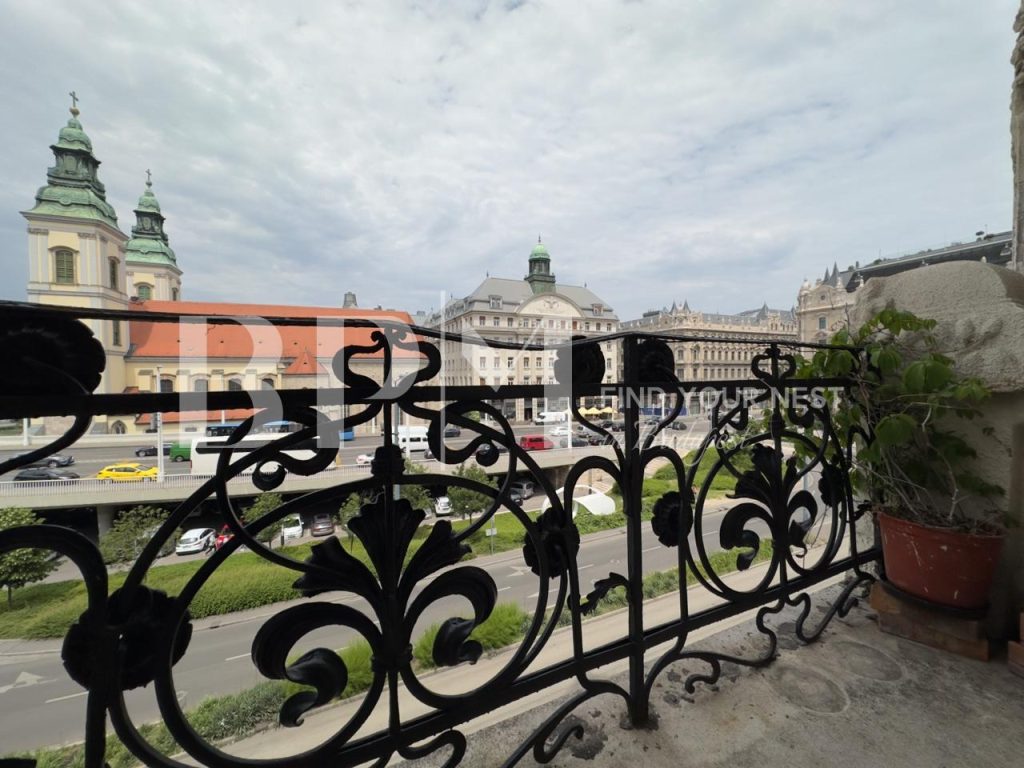 Lakás egyedülálló panorámával