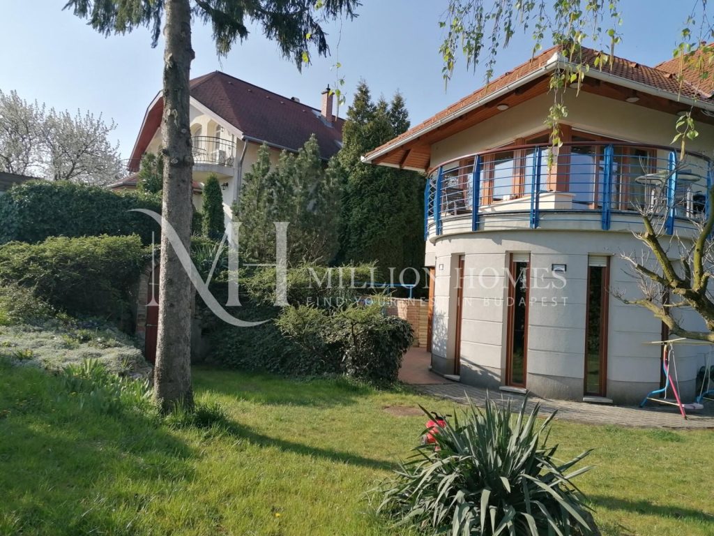 Önálló, 4 hálószobás családi ház panorámával