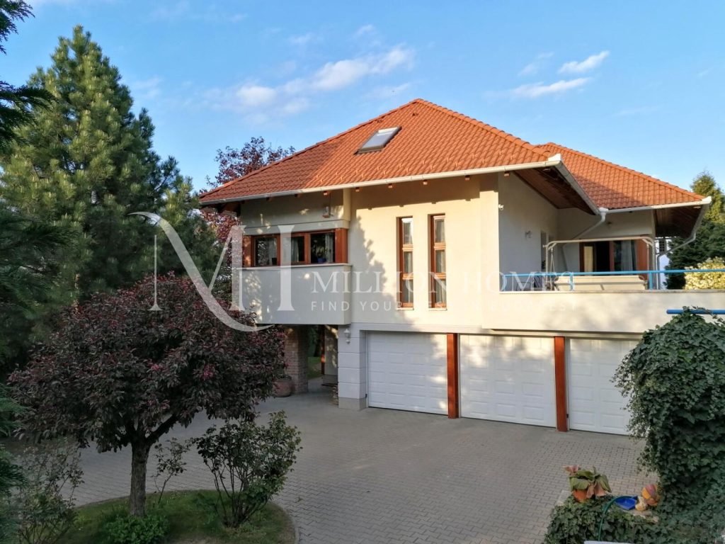 Önálló, 4 hálószobás családi ház panorámával