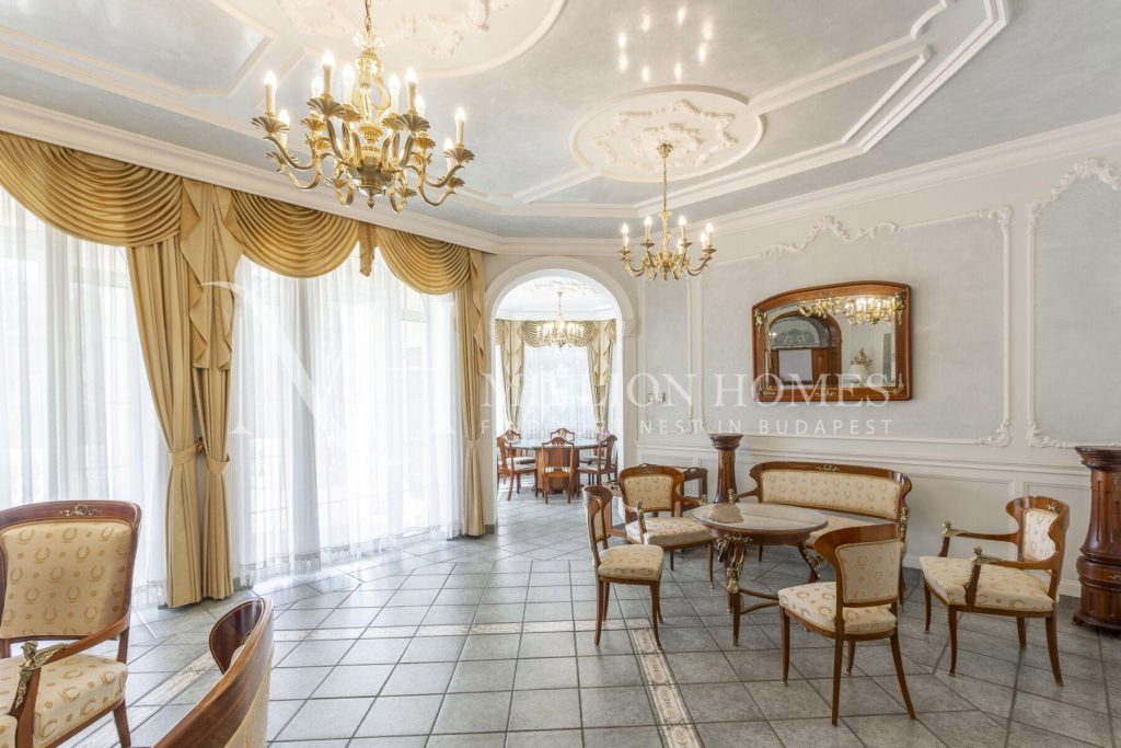 Előkelő, 8 hálószobás villa Törökvészen, ideális diplomáciai használatra