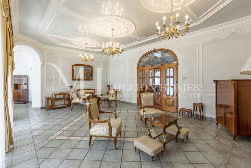 Előkelő, 8 hálószobás villa Törökvészen, ideális diplomáciai használatra