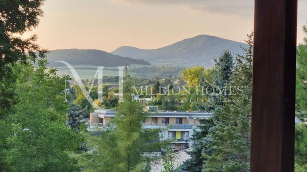 Luxus, energiatakarékos családi ház panorámával a Testvérhegyen