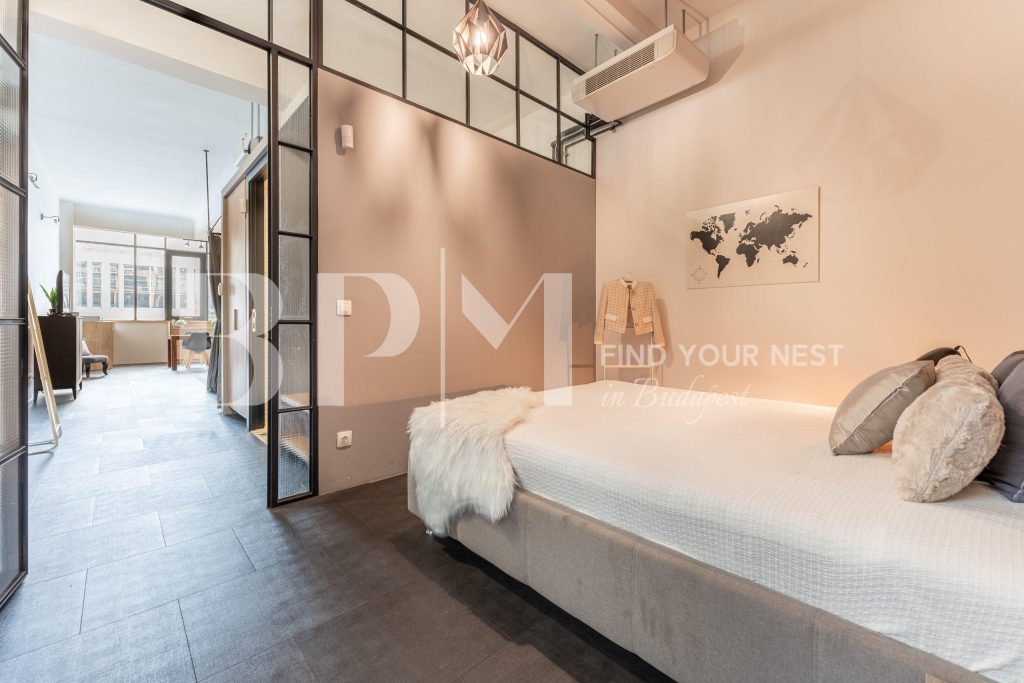 Látványos loft lakás a Fashion Street közelében Budapesten