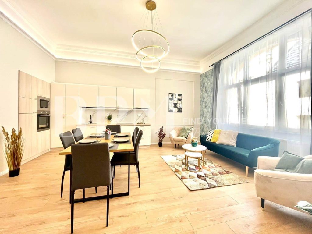 Ötszobás TÖKÉLETES AIRBNB LAKÁS az Oktogon közelében