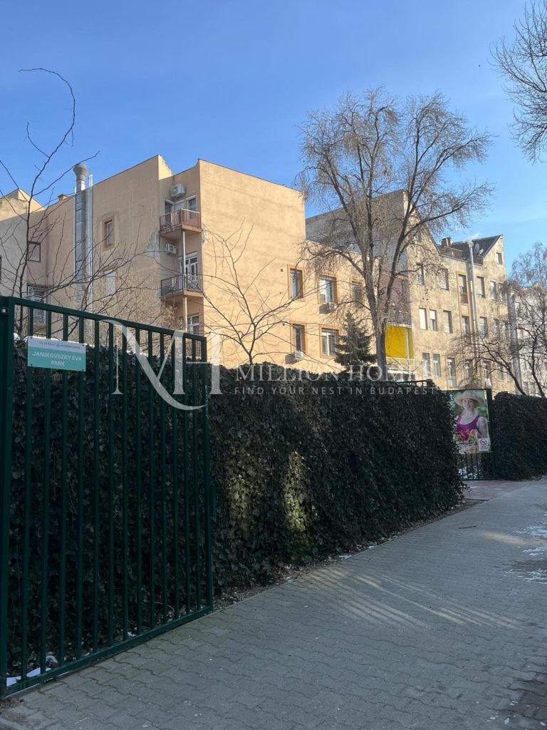 Napfényes AIRBNB-lakás a Gozsdu közelében