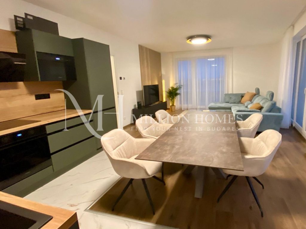 Csodálatos penthouse a Marina Bay-ben kiadó