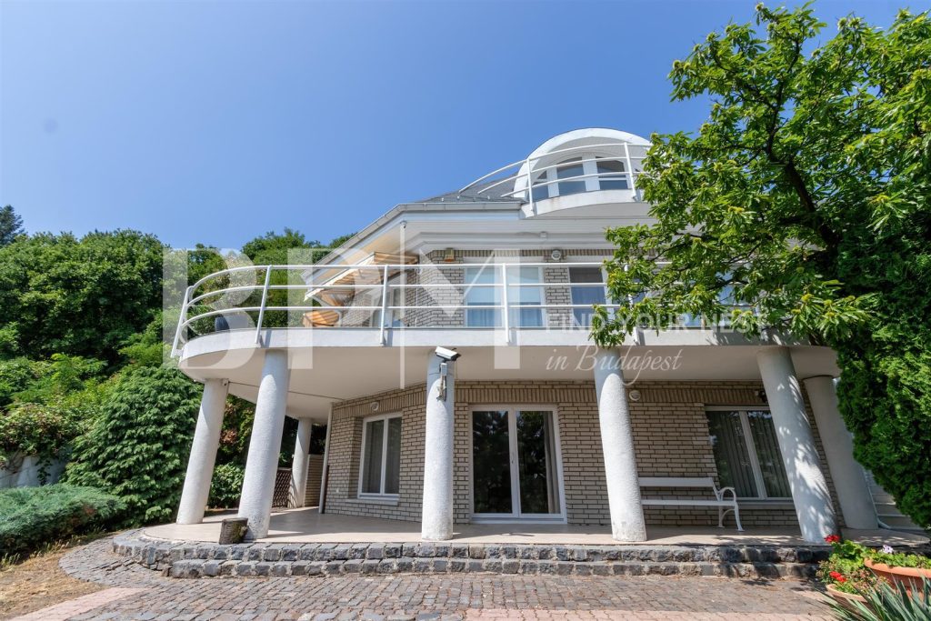 Álomotthon lélegzetelállító panorámával Szentendrén