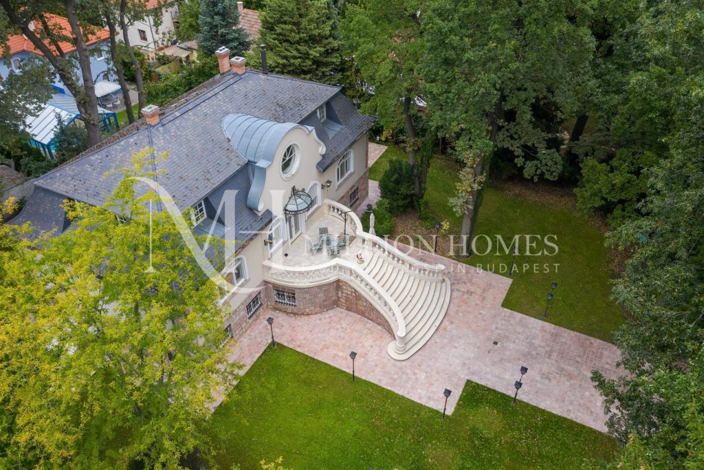 Exkluzív neobarokk villa a II. kerületben